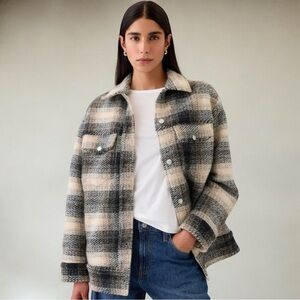 GAP Women Outerwear Wool Relaxed Shirt Jacket in Neutral Tan Plaid in Small